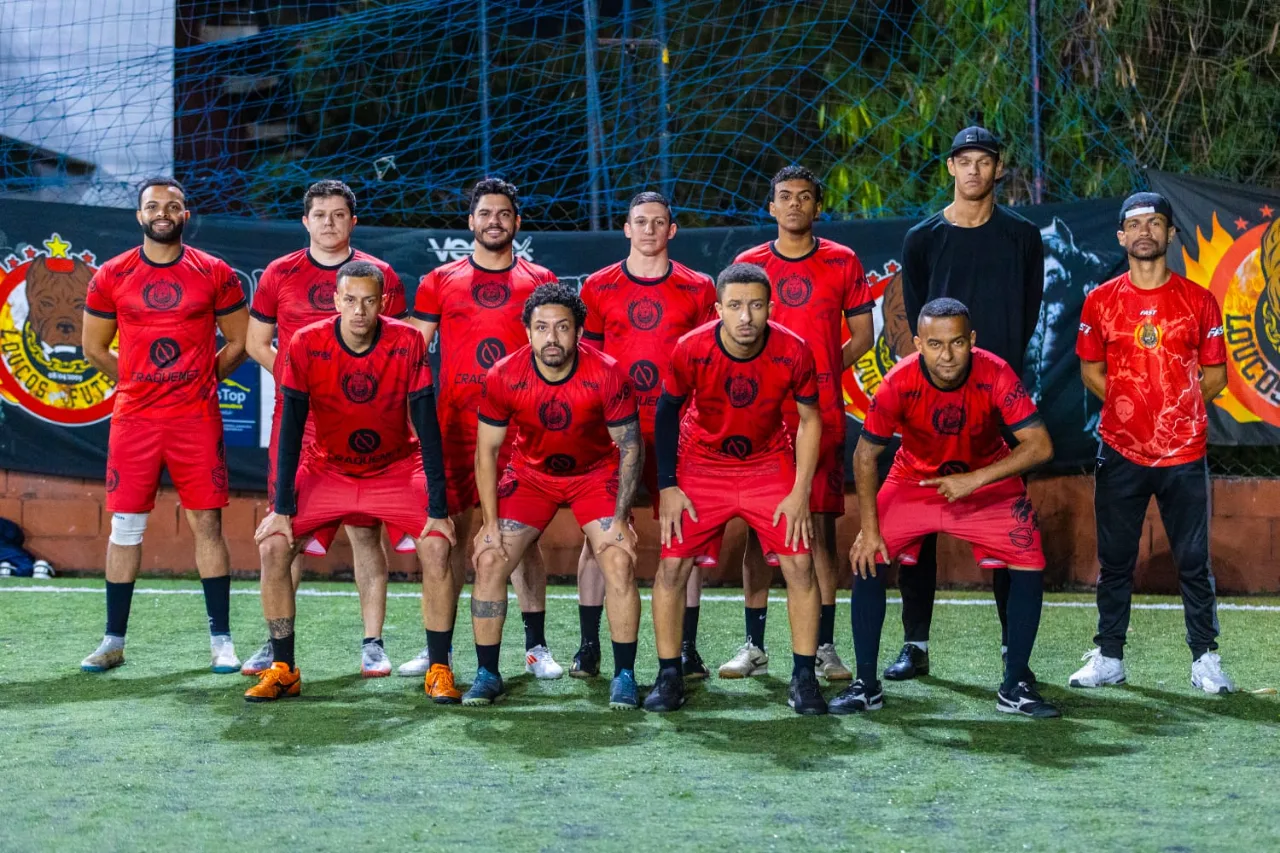 Capa do Loucos por futebol